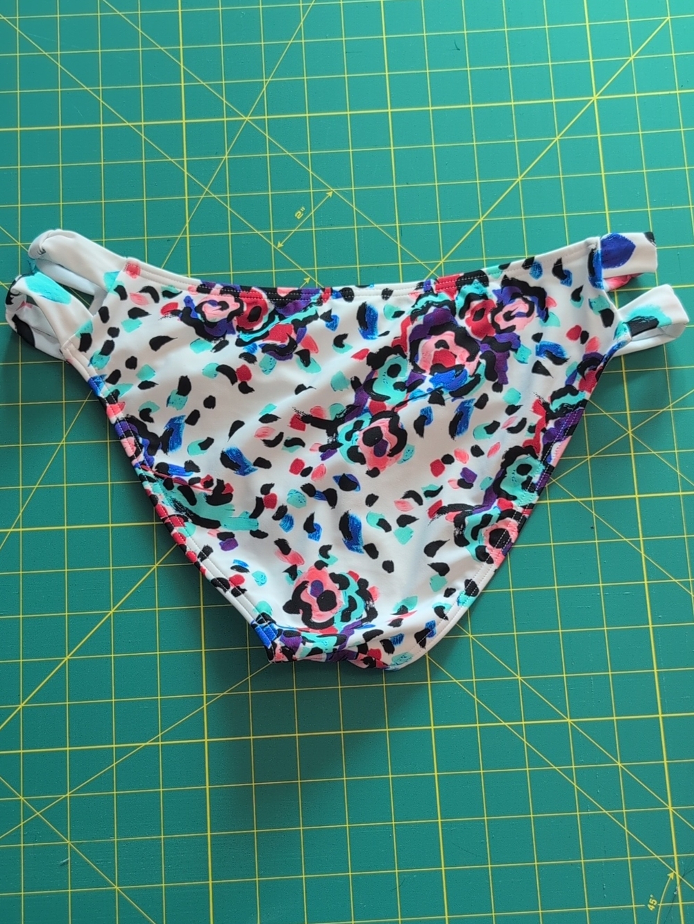 Venus Bikini - Picture 10 of 12